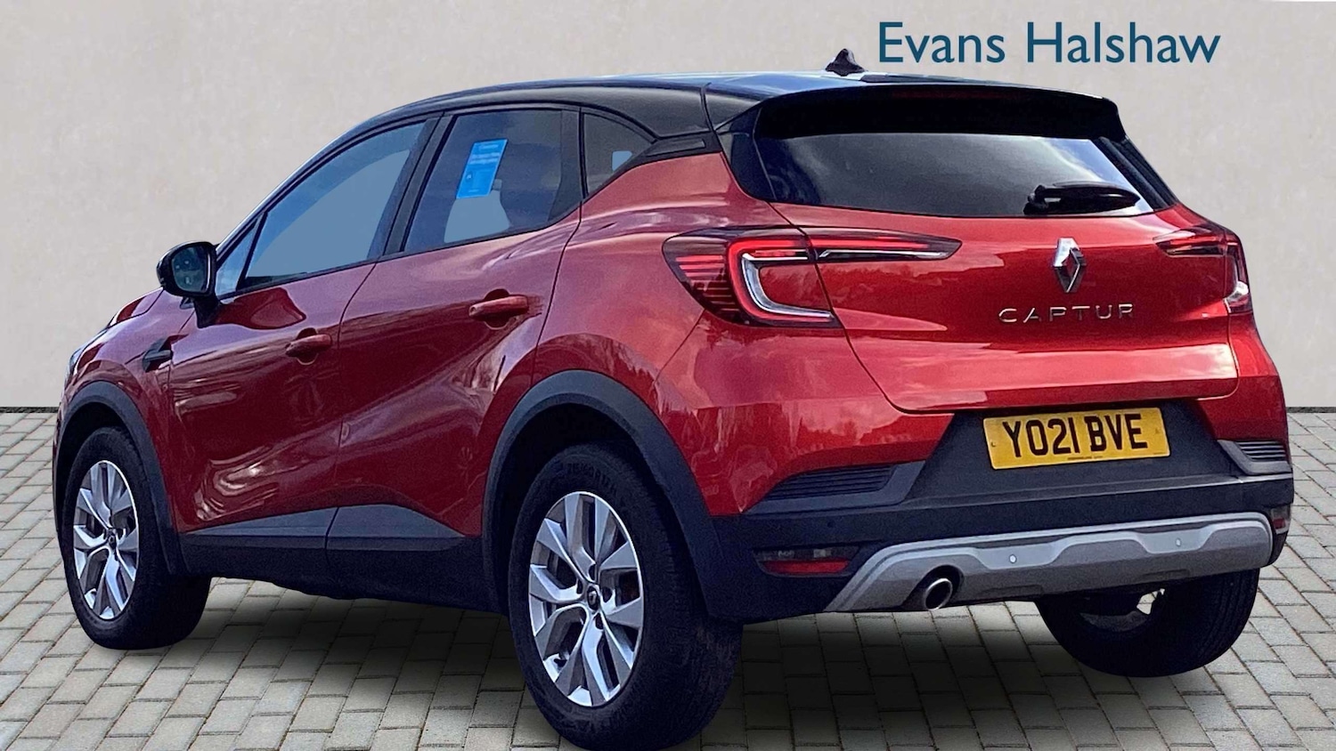 Used Renault Captur for sale - 77859780: Photo 2