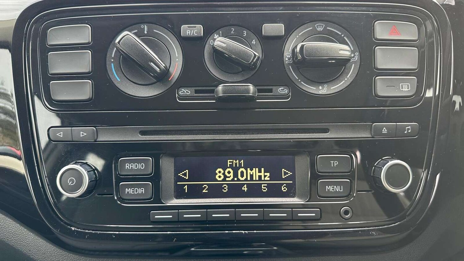 Used Volkswagen up! 2013 for sale - 77858169: Photo 15