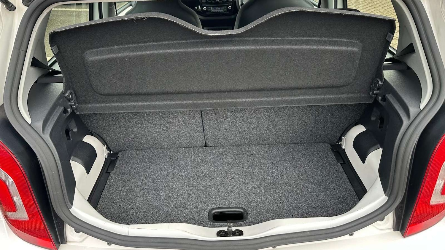 Used Volkswagen up! 2013 for sale - 77858169: Photo 18