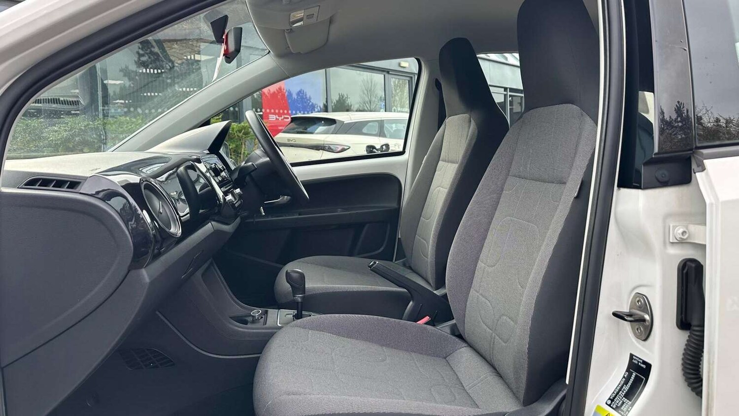 Used Volkswagen up! 2013 for sale - 77858169: Photo 9