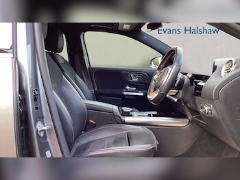 Used Mercedes-Benz GLA 2022 for sale - 77860044: Photo