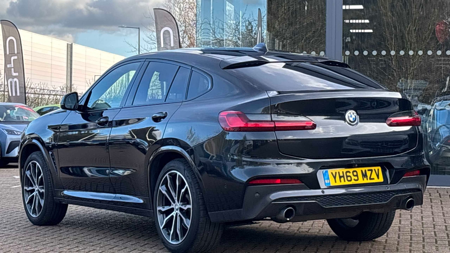 Used BMW X4 for sale - 77861839: Photo 2