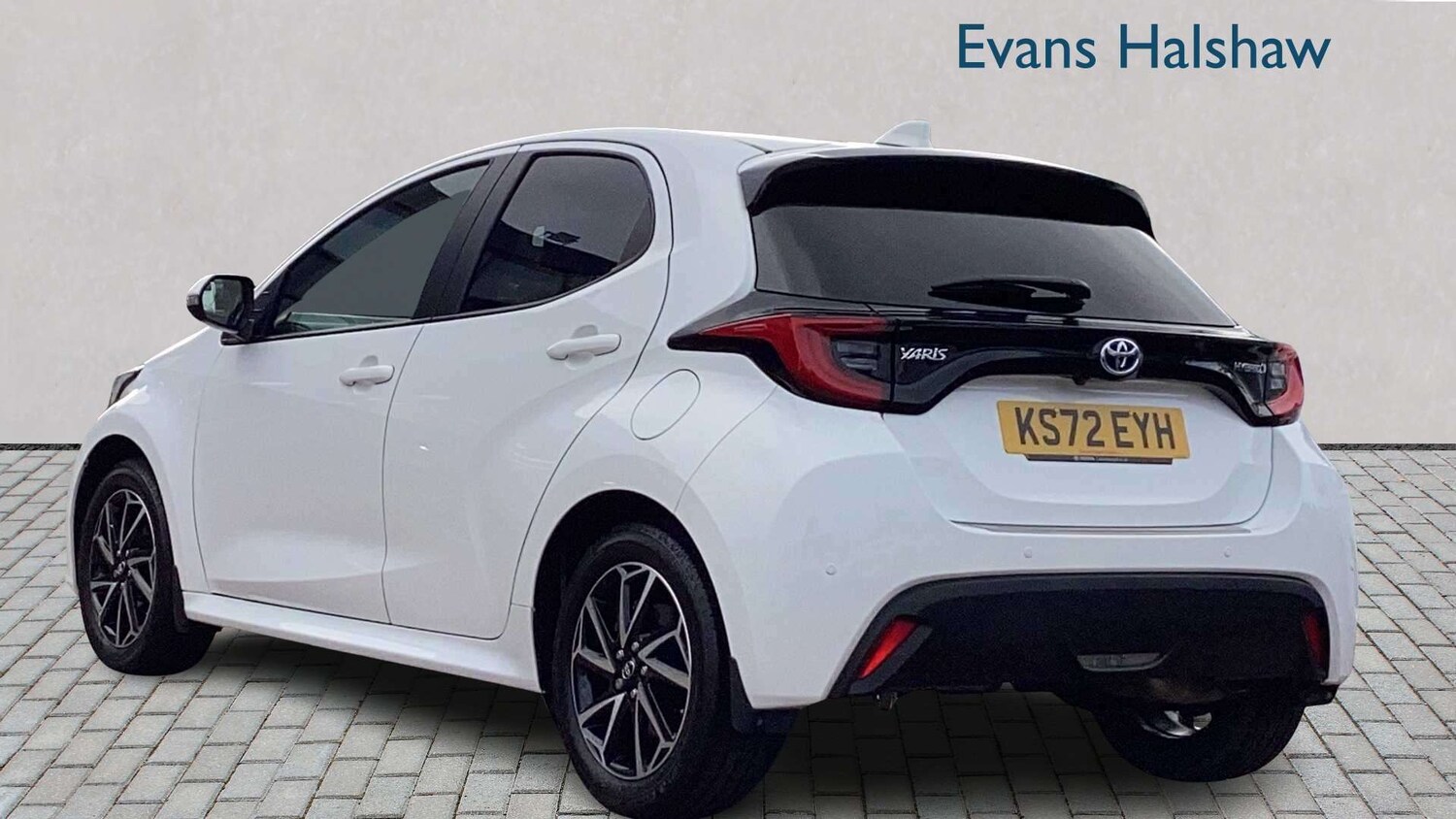 Used Toyota Yaris 2022 for sale - 78024433: Photo 2