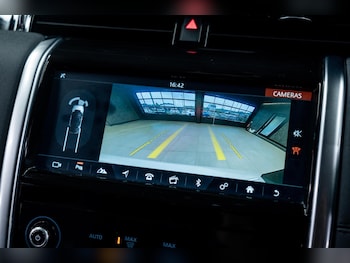 Used Land Rover Discovery Sport 2020 for sale - 78981888: Photo