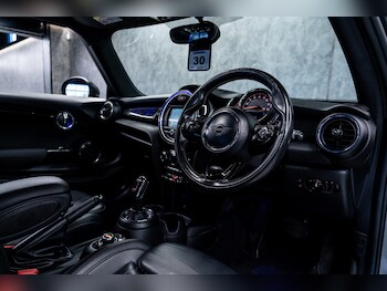 Used MINI Hatch 2019 for sale - 78388387: Photo