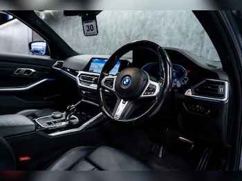 Used BMW 3 Series 2021 for sale - 77994177: Photo