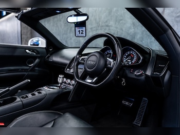 Used Audi R8 2010 for sale - 77957942: Photo