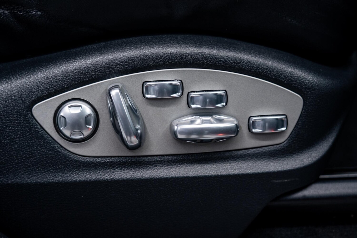 Used Porsche Cayenne 2016 for sale - 77611704: Photo 38