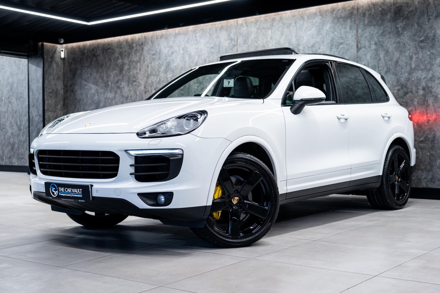 Used Porsche Cayenne 2016 for sale - 77611704: Photo 4