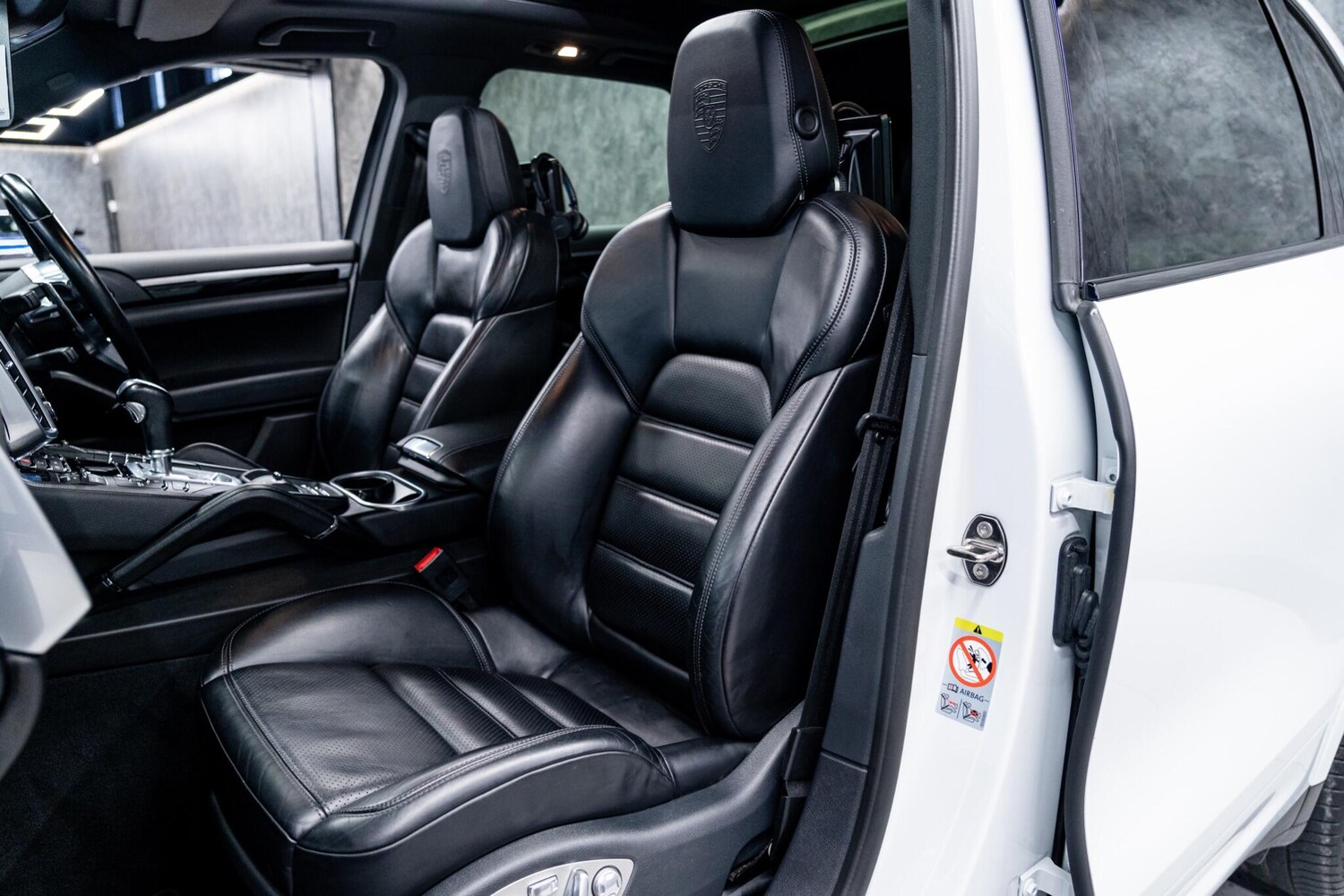 Used Porsche Cayenne 2016 for sale - 77611704: Photo 43