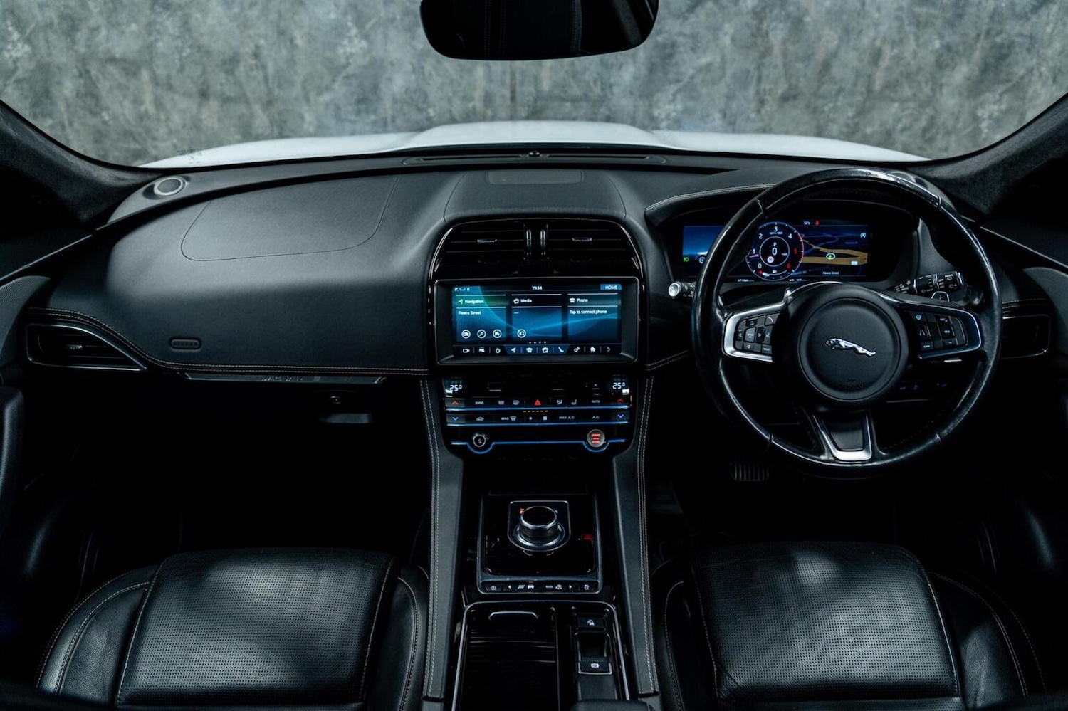 Used Jaguar F-Pace 2019 for sale - 77522082: Photo 23