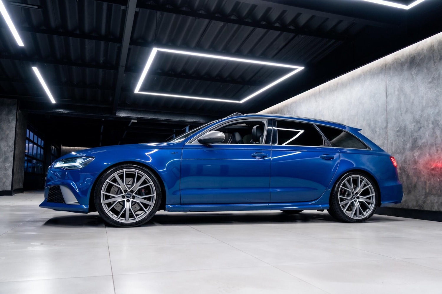 Used Audi RS6 2016 for sale - 77682983: Photo 2