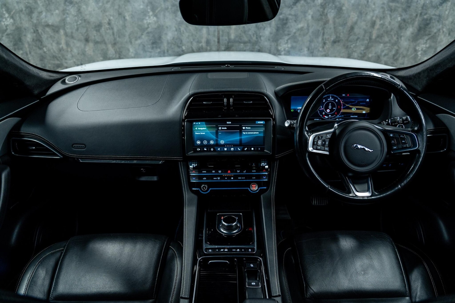 Used Jaguar F-Pace 2019 for sale - 77559472: Photo 23