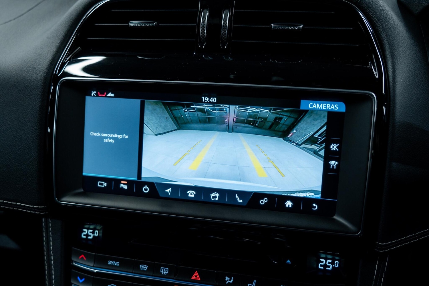 Used Jaguar F-Pace 2019 for sale - 77559472: Photo 25