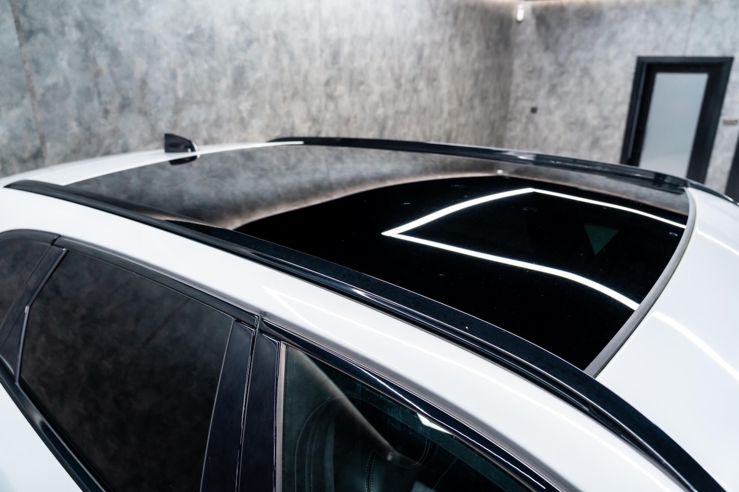 Used Jaguar F-Pace 2019 for sale - 77559472: Photo 3