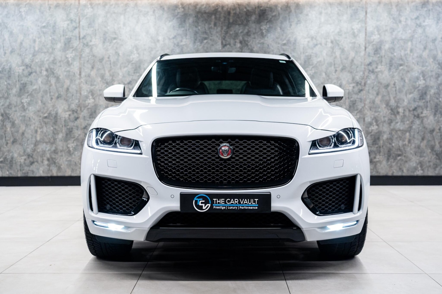 Used Jaguar F-Pace 2019 for sale - 77559472: Photo 4