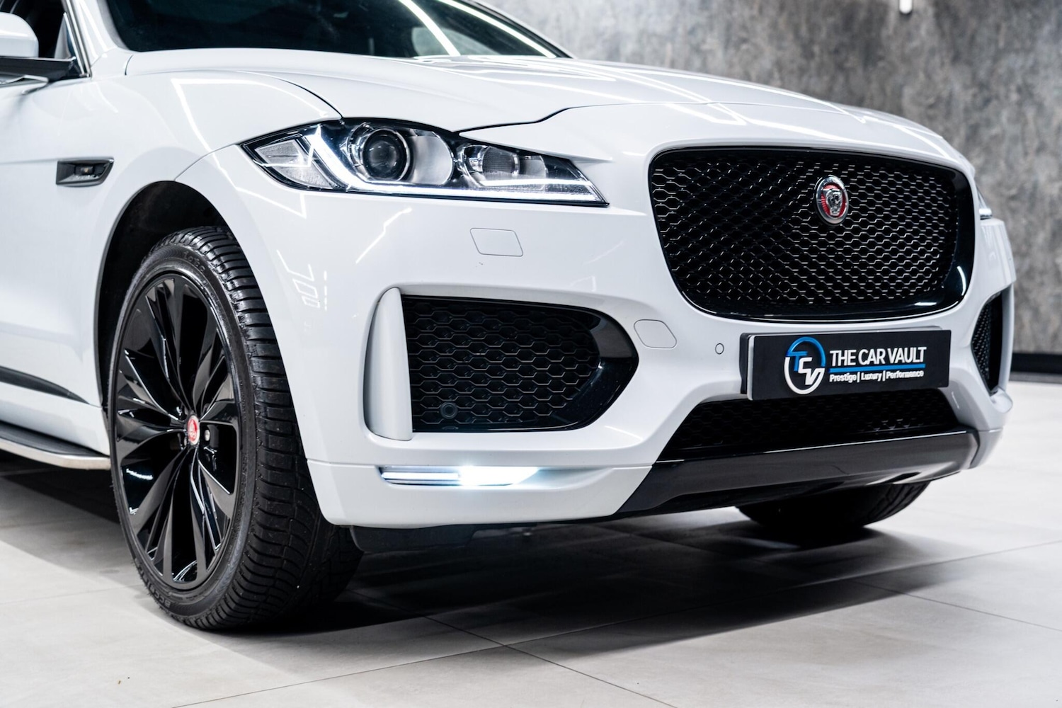 Used Jaguar F-Pace 2019 for sale - 77559472: Photo 9