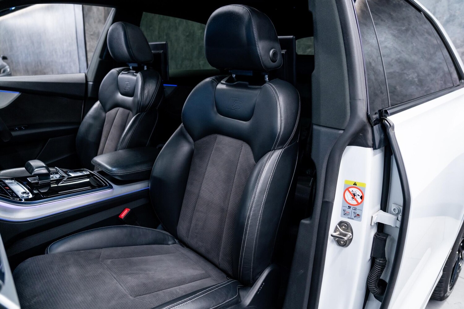 Used Audi Q8 for sale - 77993683: Photo 51