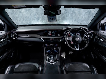 Used Alfa Romeo Stelvio 2019 for sale - 78695437: Photo
