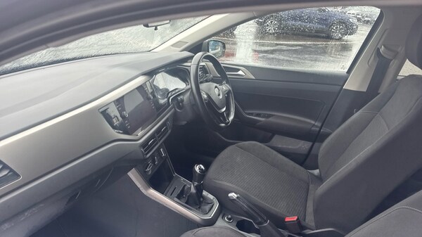 Used Volkswagen Polo 2021 for sale - 76112177: Photo 2