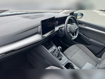 Used Volkswagen Golf 2024 for sale - 76475052: Photo