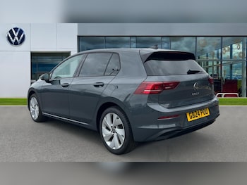 Used Volkswagen Golf 2024 for sale - 76475052: Photo