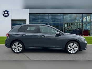 Used Volkswagen Golf 2024 for sale - 76475052: Photo