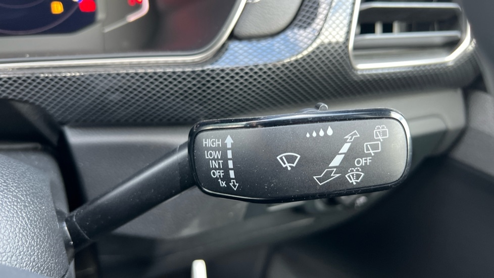 Used Volkswagen T-Cross 2024 for sale - 76796582: Photo 32