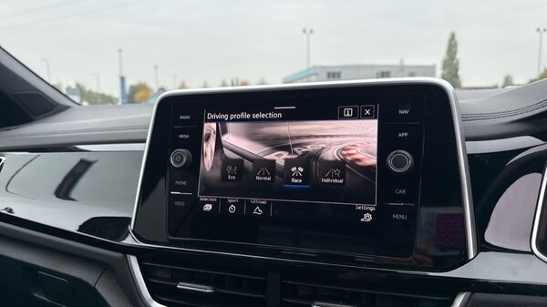 Used Volkswagen T-Roc 2023 for sale - 76312065: Photo 22