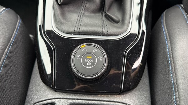 Used Volkswagen T-Roc 2023 for sale - 76312065: Photo 27