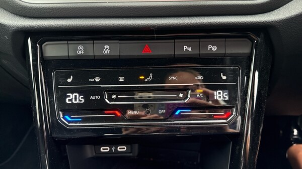 Used Volkswagen T-Roc 2023 for sale - 76312065: Photo 34