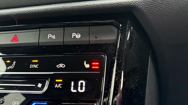Used Volkswagen T-Roc 2023 for sale - 76312065: Photo 35