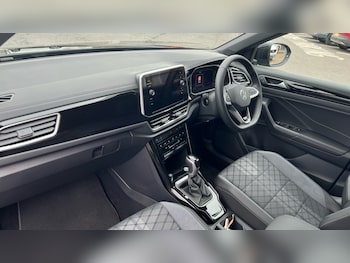 Used Volkswagen T-Roc 2024 for sale - 75652968: Photo