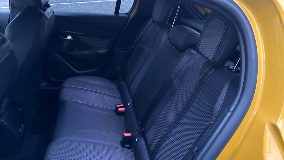 Used Peugeot 208 2021 for sale - 76684239: Photo 14