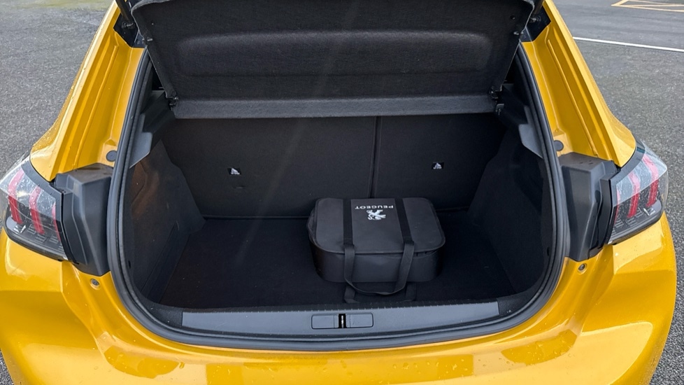 Used Peugeot 208 2021 for sale - 76684239: Photo 15