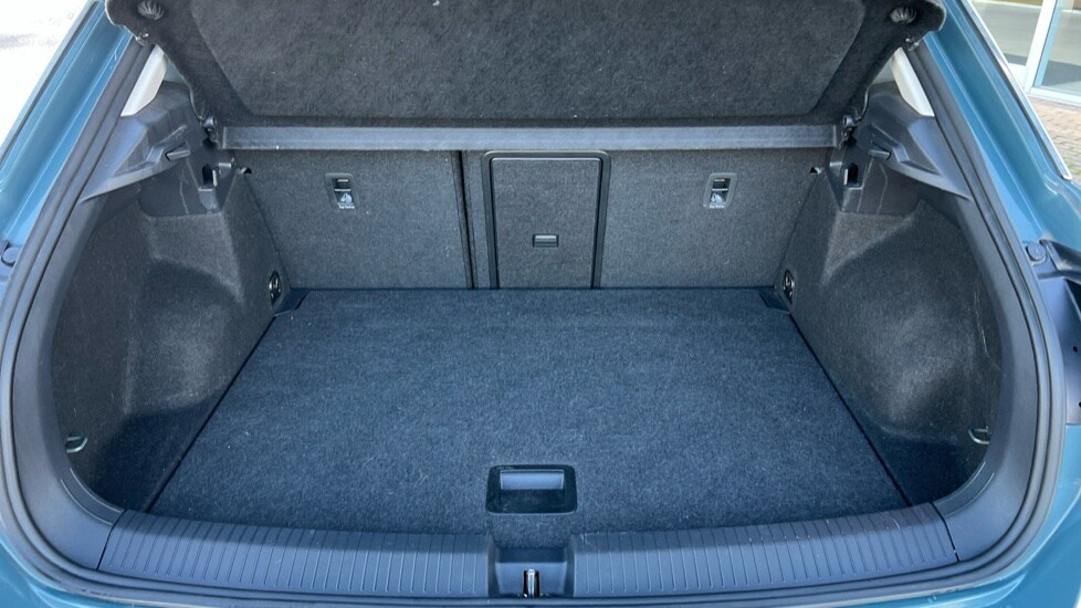 Used Volkswagen T-Roc 2024 for sale - 76796247: Photo 16