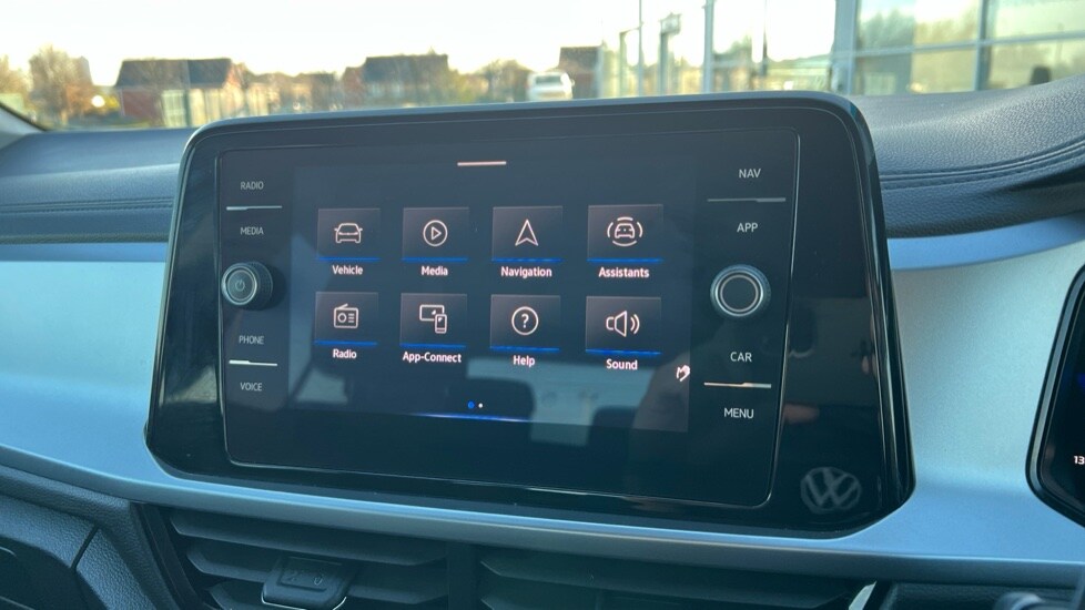 Used Volkswagen T-Roc 2024 for sale - 76796247: Photo 24