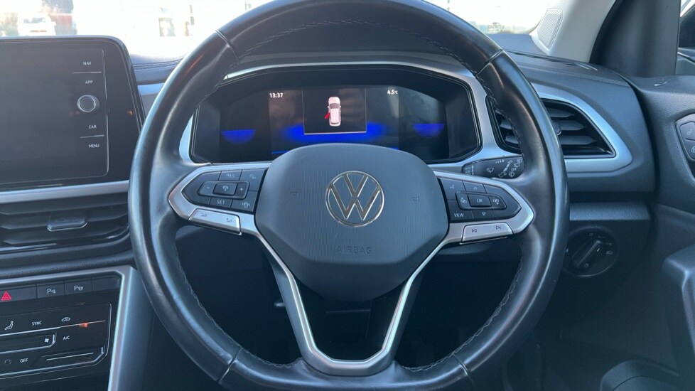 Used Volkswagen T-Roc 2024 for sale - 76796247: Photo 27