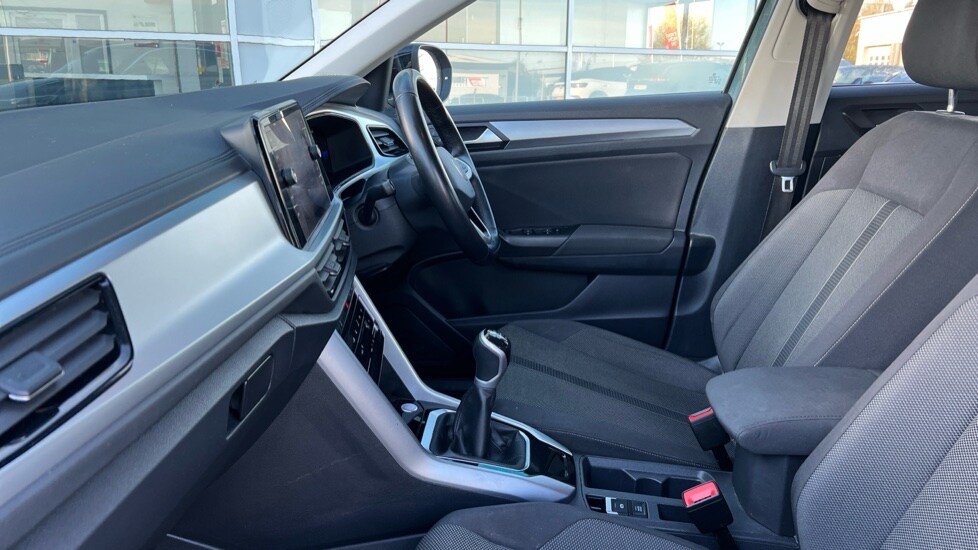 Used Volkswagen T-Roc 2024 for sale - 76796247: Photo 28