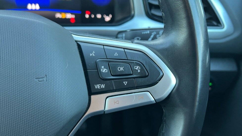 Used Volkswagen T-Roc 2024 for sale - 76796247: Photo 30