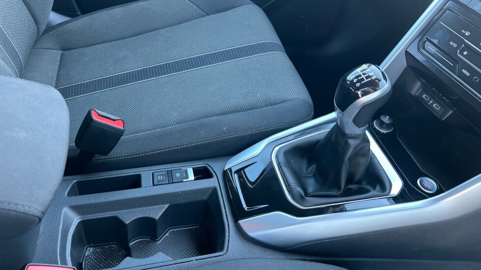 Used Volkswagen T-Roc 2024 for sale - 76796247: Photo 35