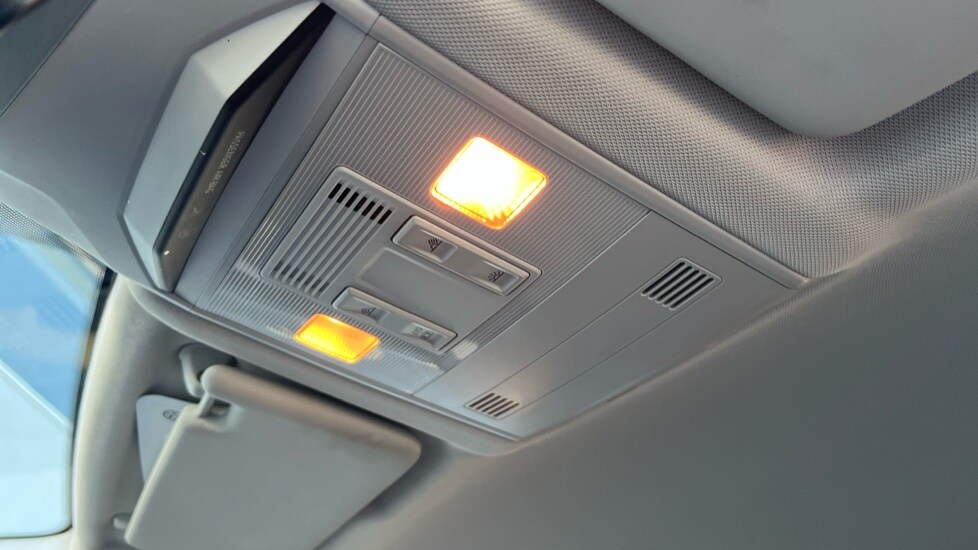 Used Volkswagen T-Roc 2024 for sale - 76796247: Photo 38