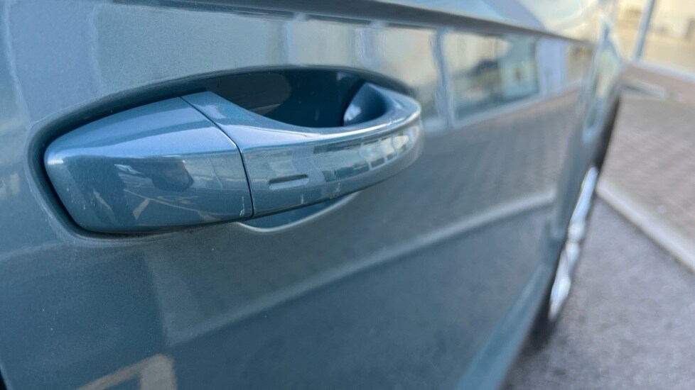 Used Volkswagen T-Roc 2024 for sale - 76796247: Photo 47