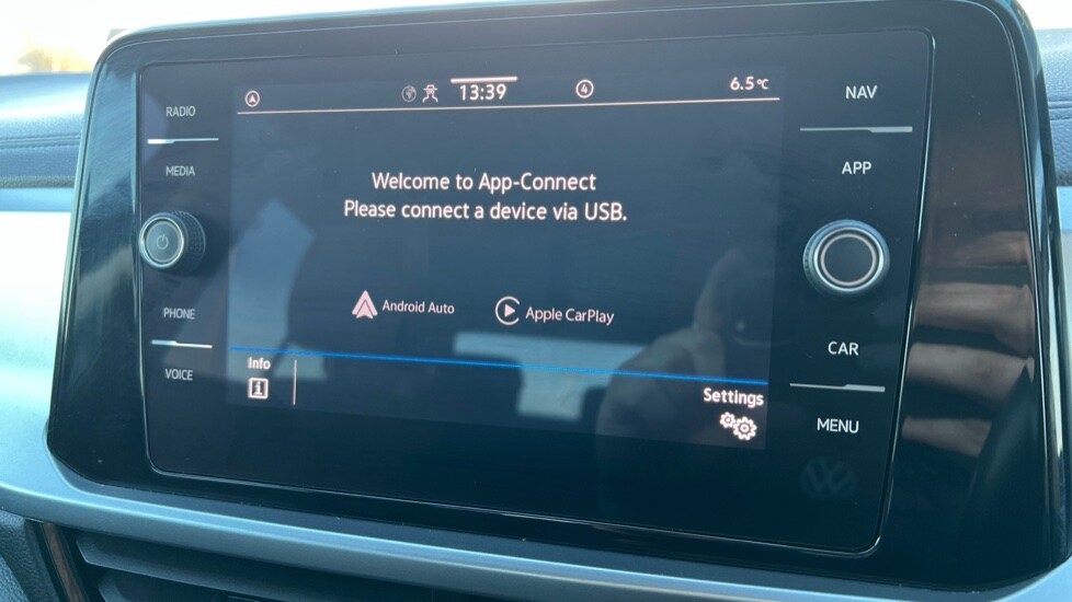 Used Volkswagen T-Roc 2024 for sale - 76796247: Photo 49