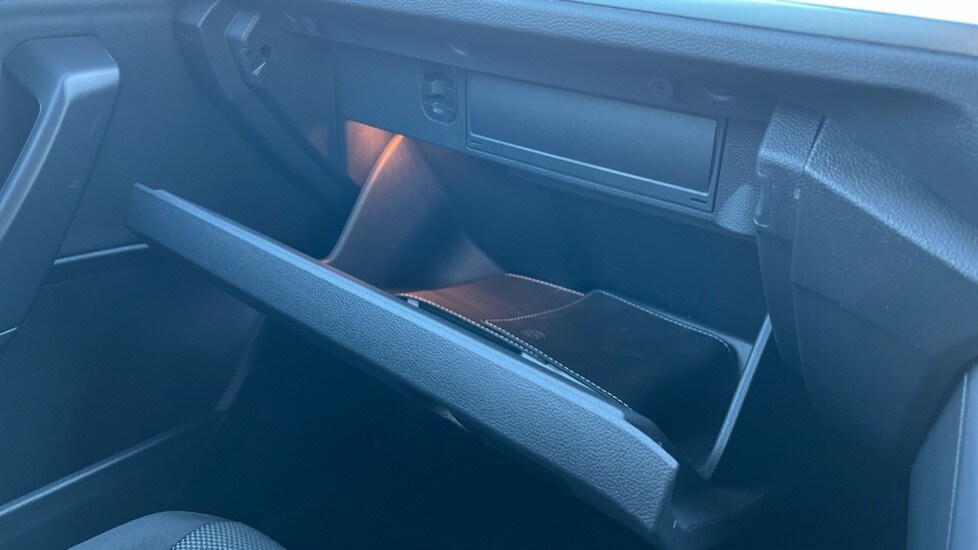 Used Volkswagen T-Roc 2024 for sale - 76796247: Photo 54