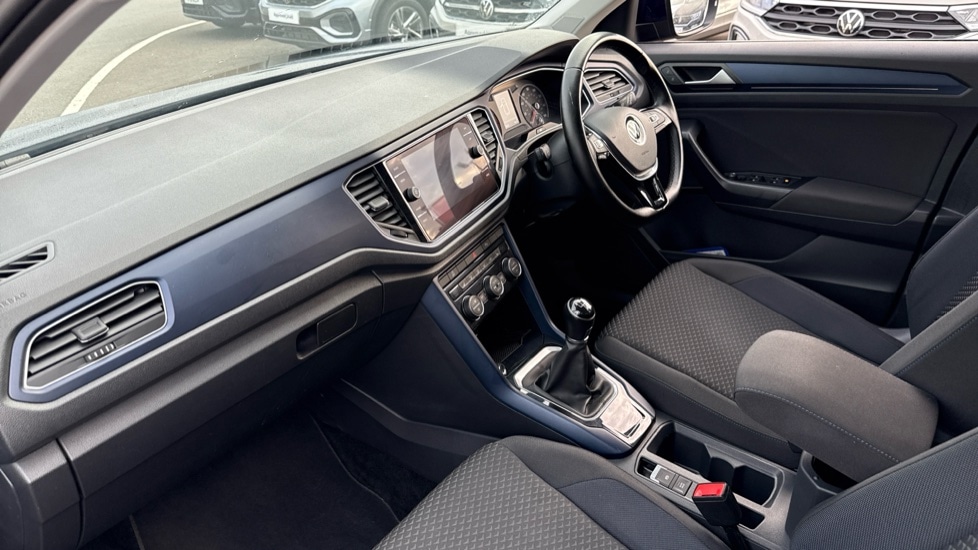Used Volkswagen T-Roc 2021 for sale - 76078970: Photo 2