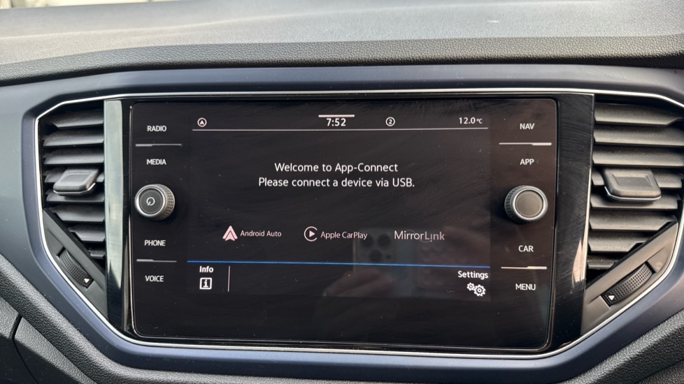 Used Volkswagen T-Roc 2021 for sale - 76078970: Photo 21