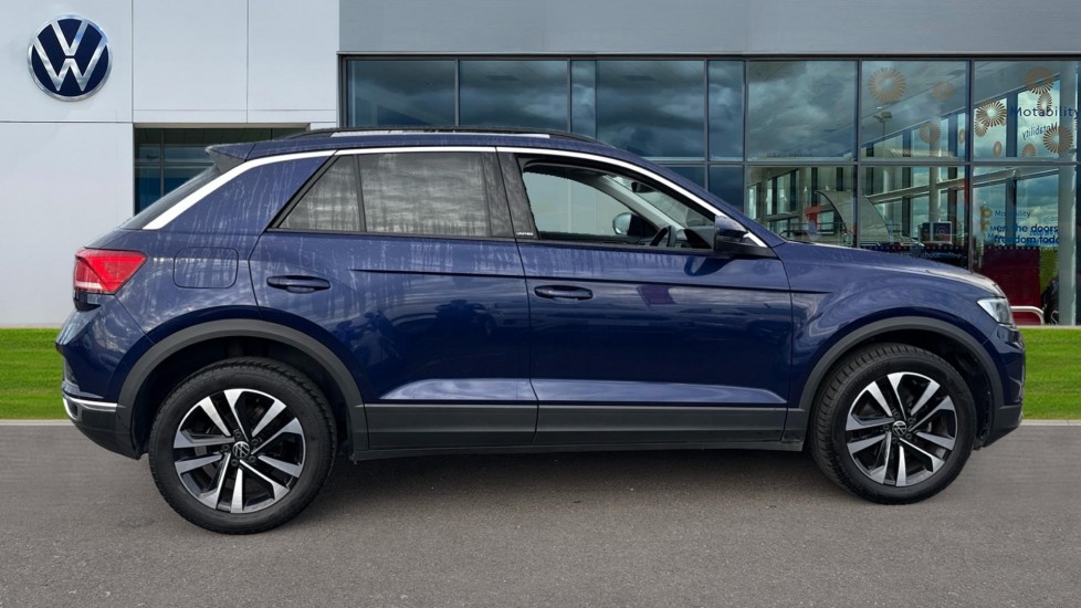Used Volkswagen T-Roc 2021 for sale - 76078970: Photo 4