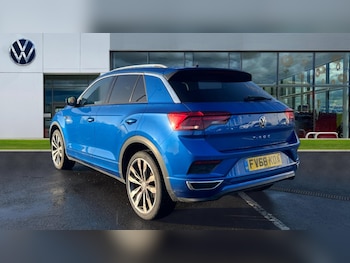 Used Volkswagen T-Roc 2018 for sale - 76861800: Photo