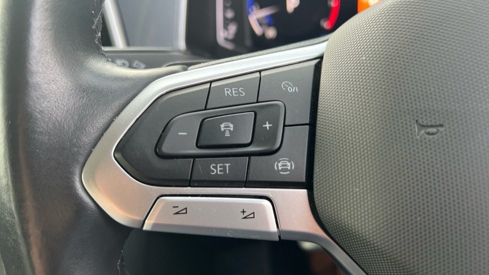 Used Volkswagen T-Roc 2022 for sale - 76079075: Photo 31